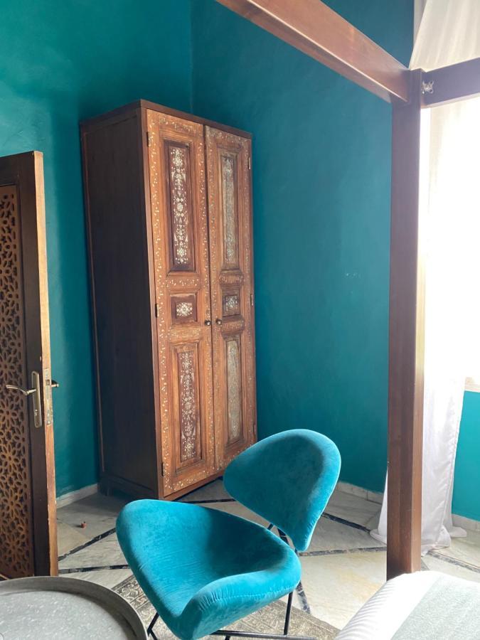 Dar Camelia Bed & Breakfast Tiro Exterior foto