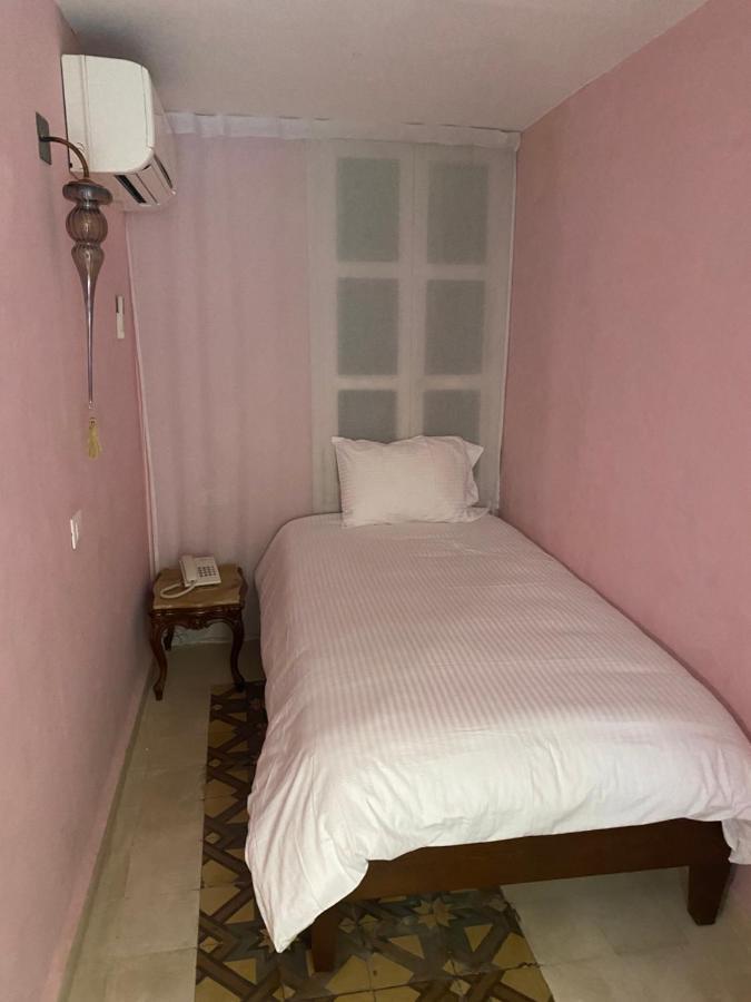 Dar Camelia Bed & Breakfast Tiro Exterior foto
