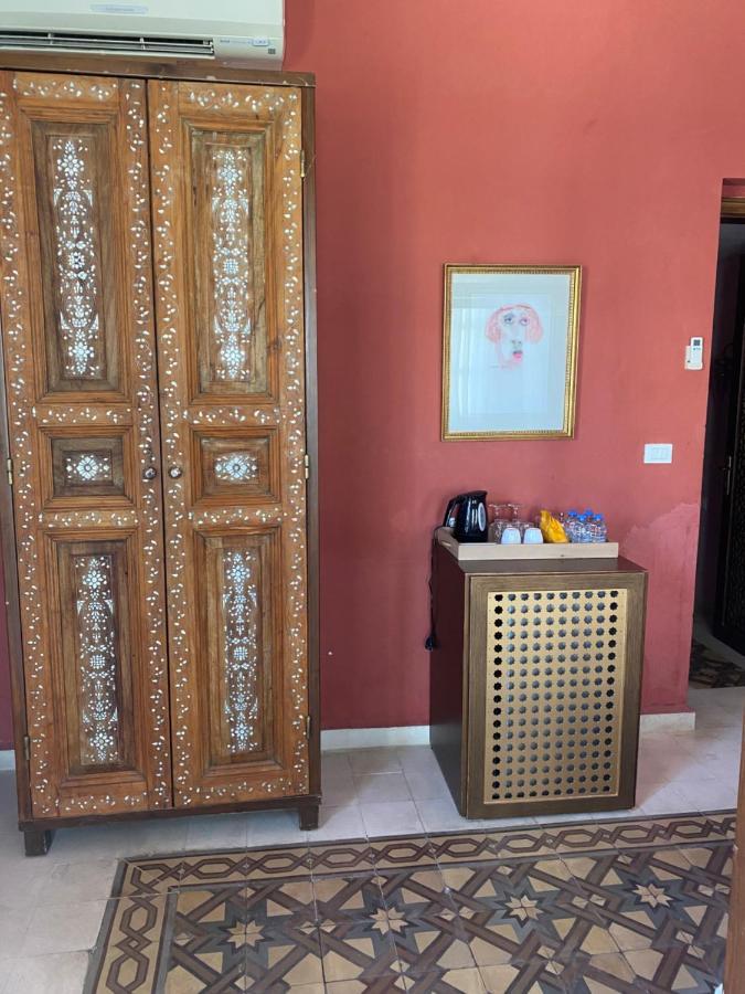 Dar Camelia Bed & Breakfast Tiro Exterior foto