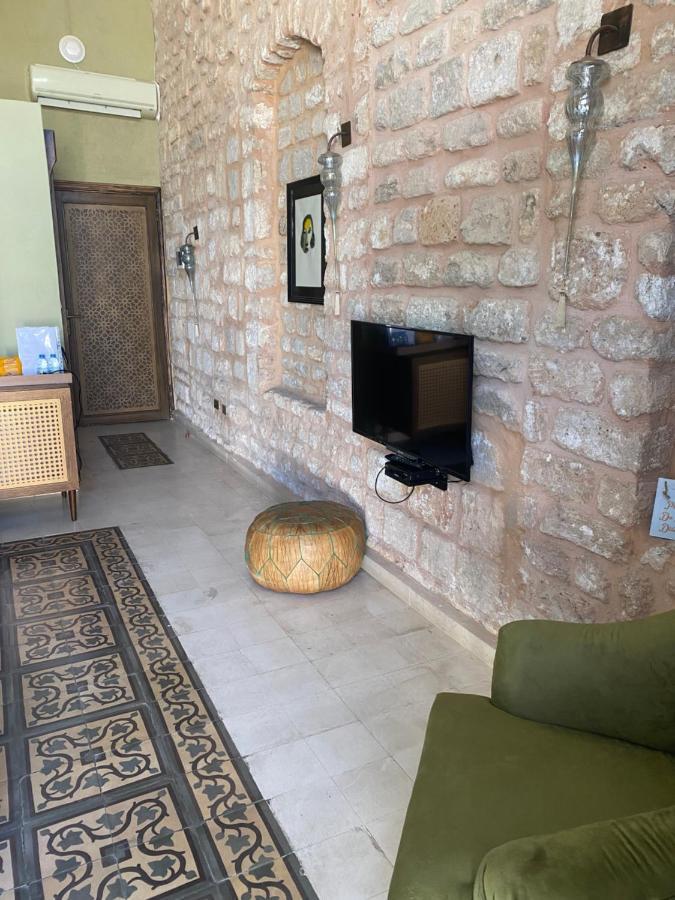 Dar Camelia Bed & Breakfast Tiro Exterior foto