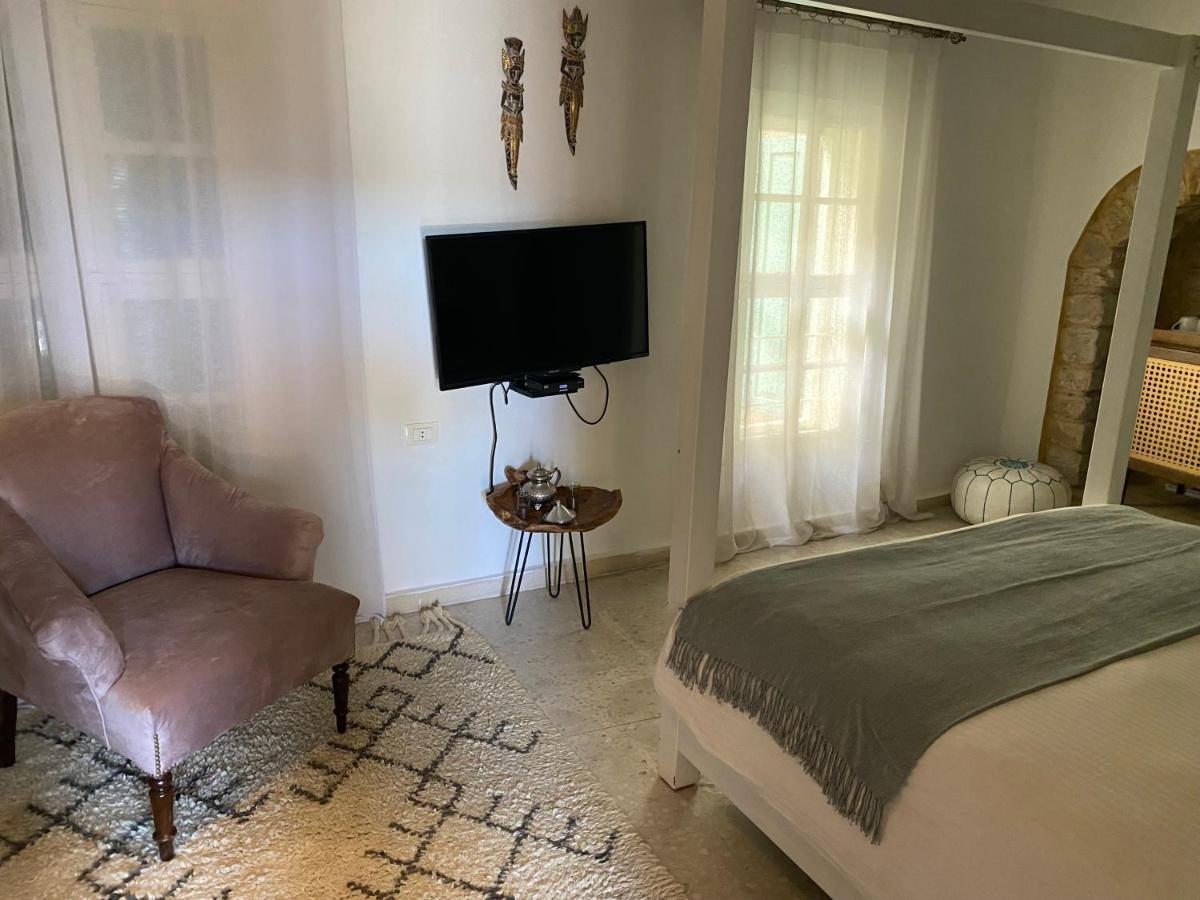 Dar Camelia Bed & Breakfast Tiro Exterior foto